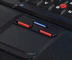 Touchpad und Trackpoint eines IBM Laptops